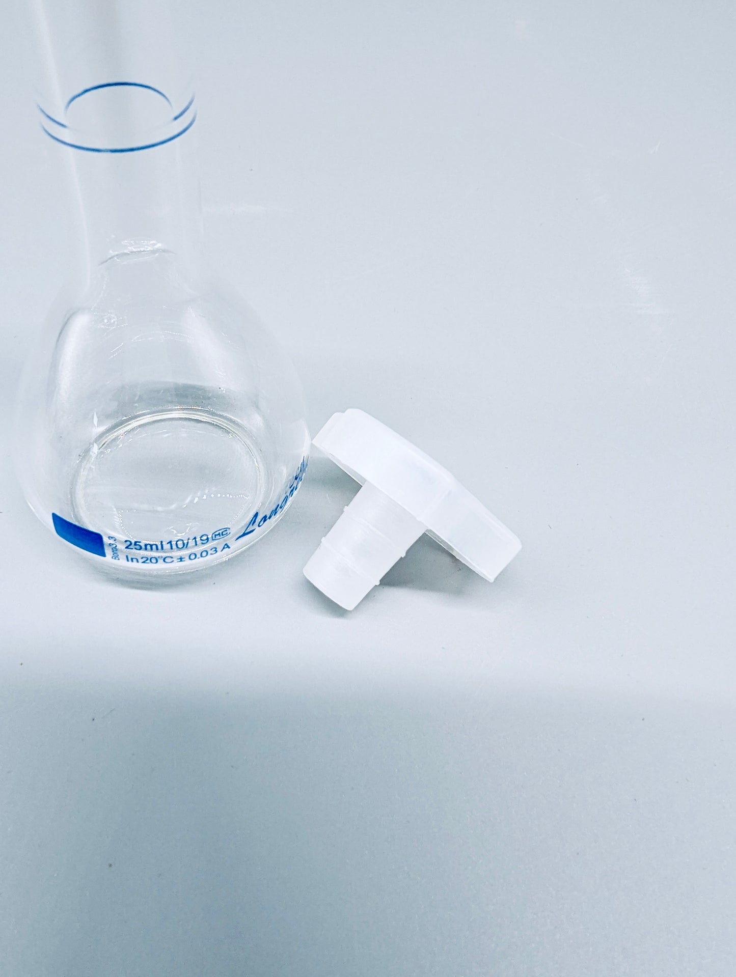 Volumetric flasks, Premium, w/ plastic stopper
