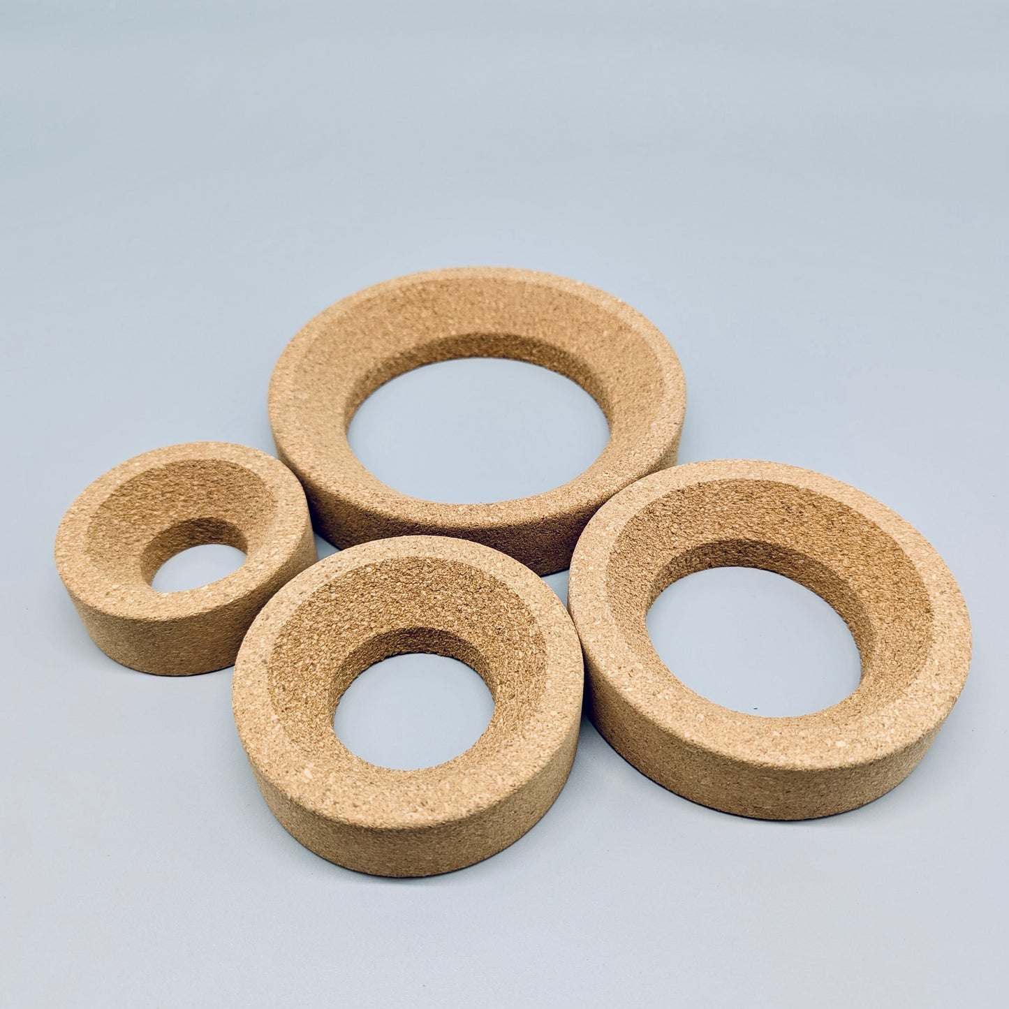 Softwood base for round-bottom flask
