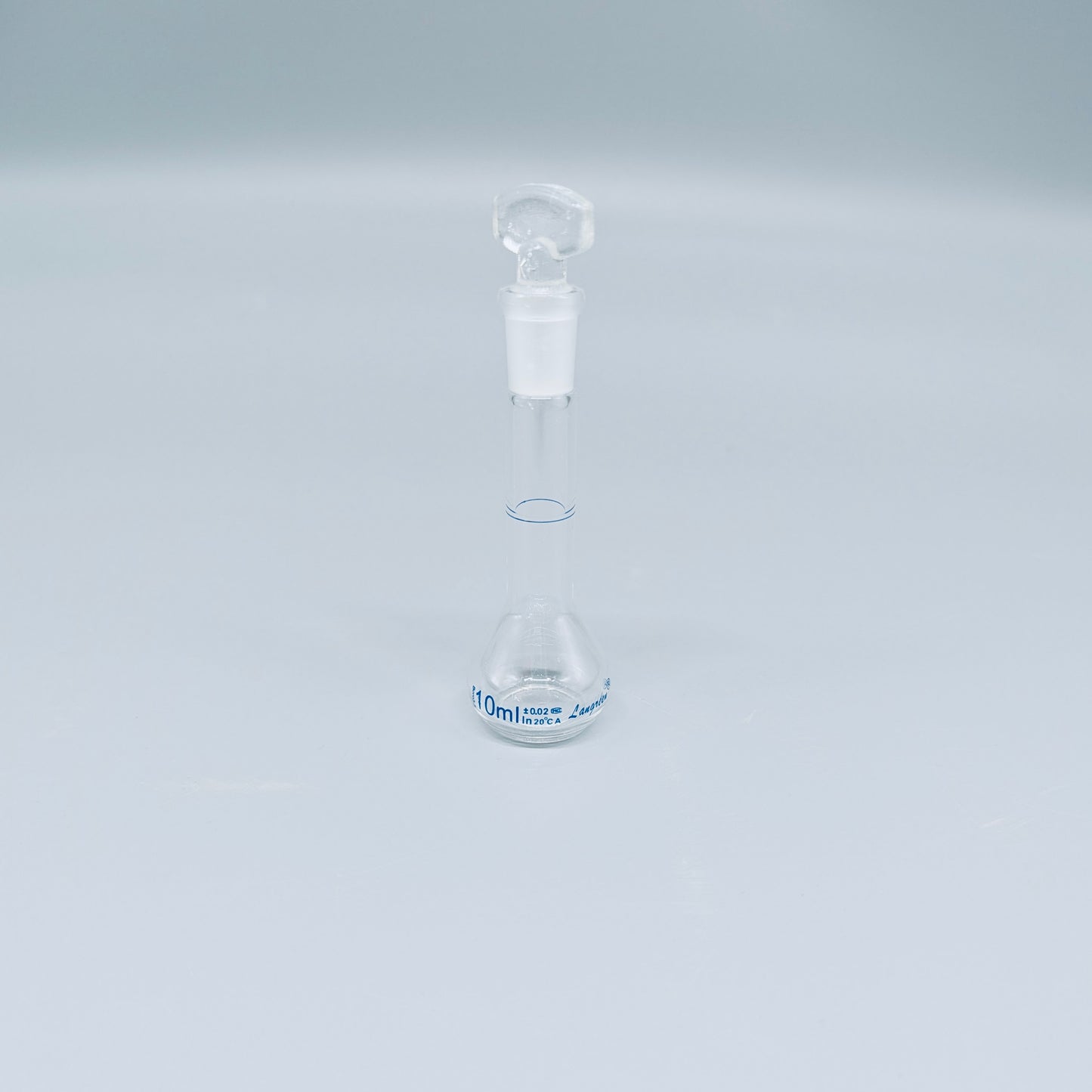 Volumetric flask, clear, borosilicate glass