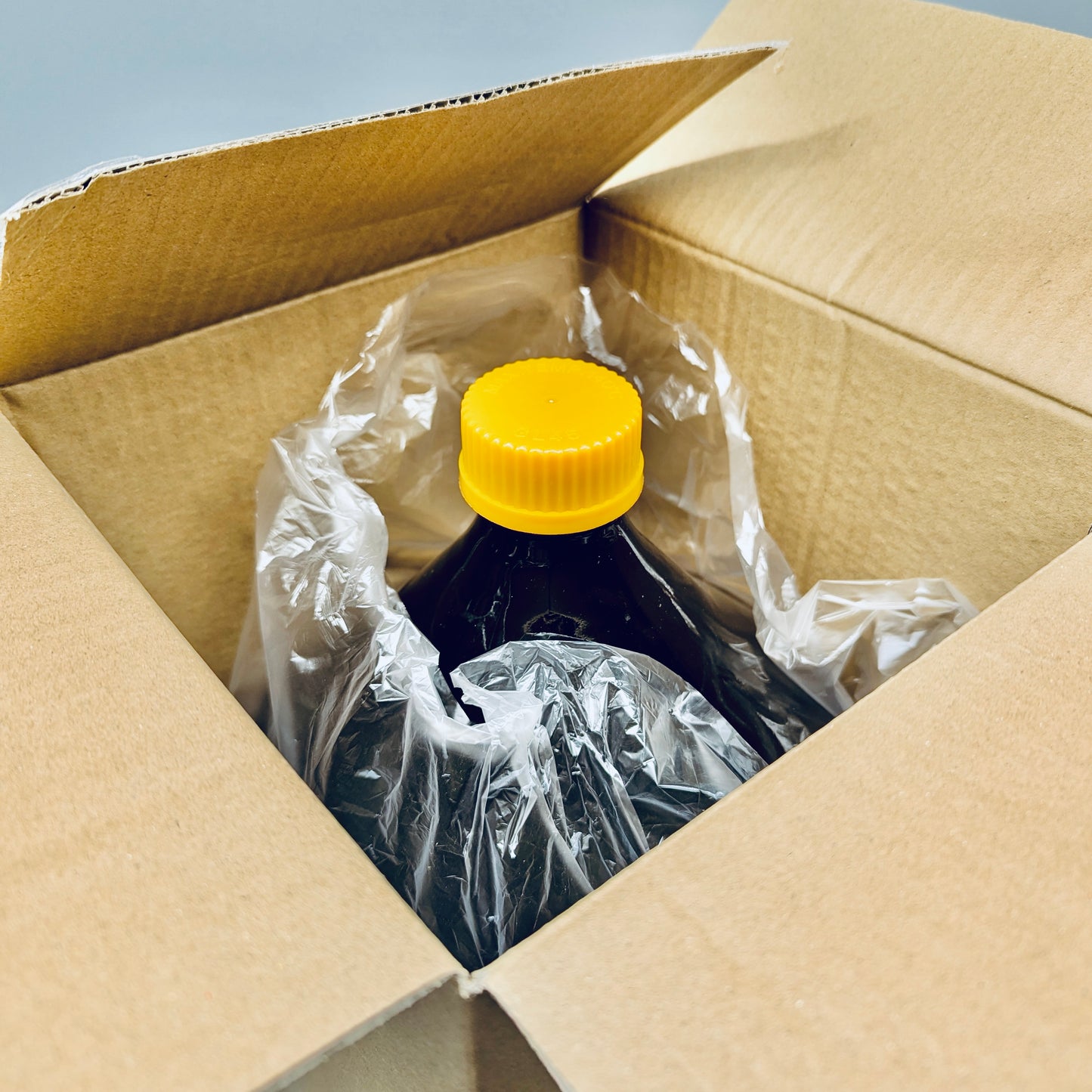 Screw-cap reagent bottle, brown, w/ cap, borosilicate glass