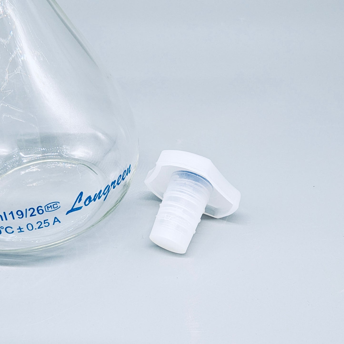 Volumetric flasks, Premium, w/ plastic stopper